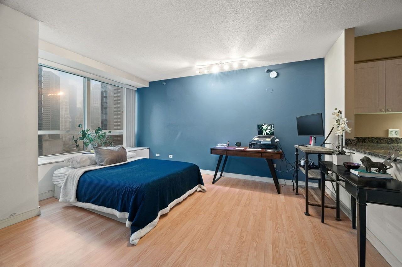 512 N Mcclurg Ct Apt 708 - Photo 5 of 21