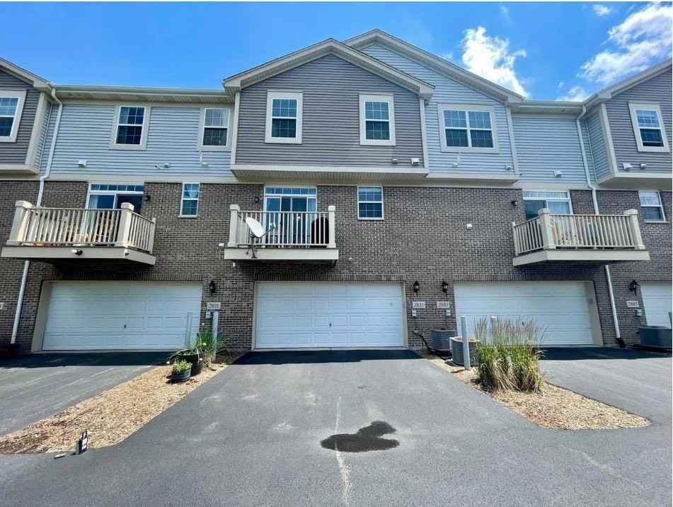 2889 Henley Ln - Photo 2 of 21