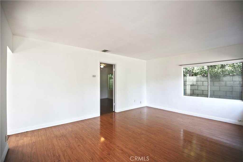 1207 S 10th Ave - Photo 2 of 17