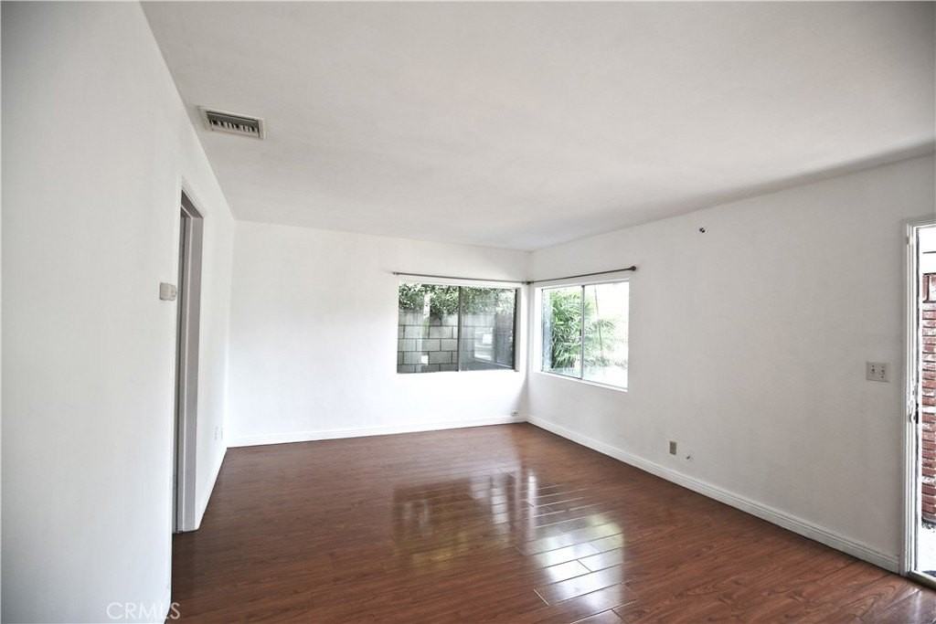 1207 S 10th Ave - Photo 3 of 17