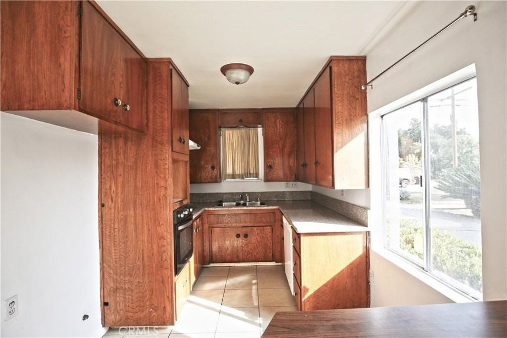 1207 S 10th Ave - Photo 5 of 17