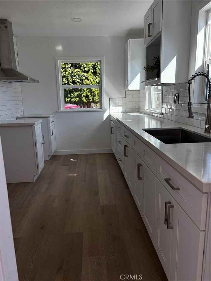 15025 Roseton Ave - Photo 3 of 15