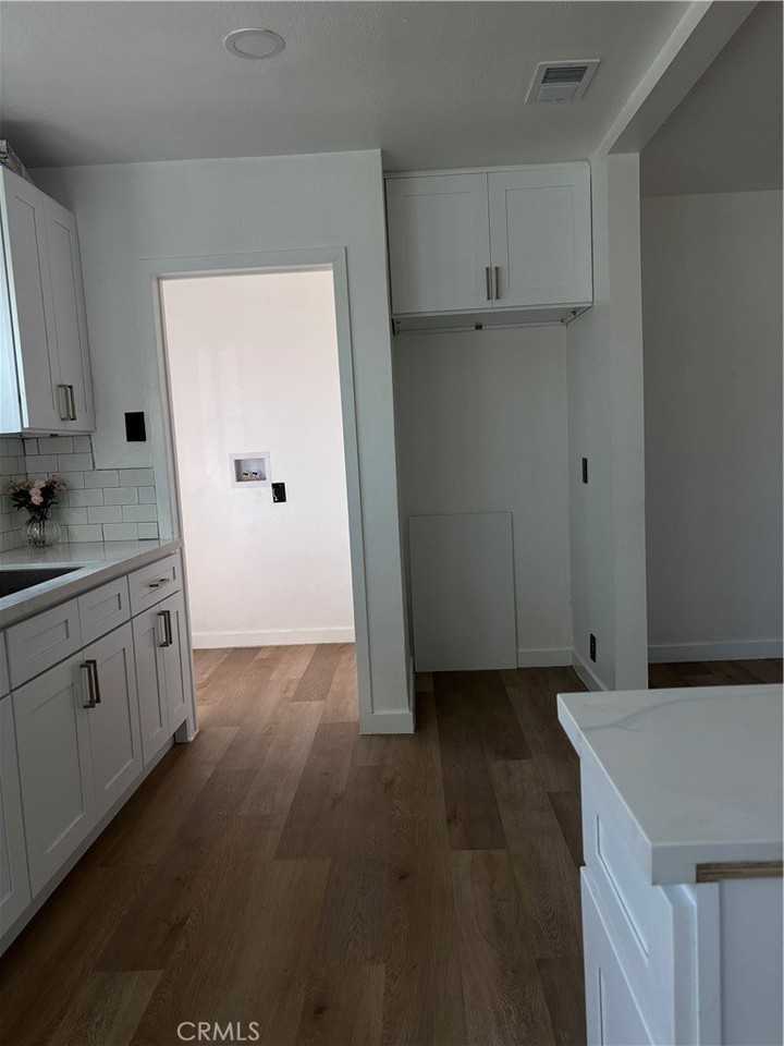 15025 Roseton Ave - Photo 5 of 15