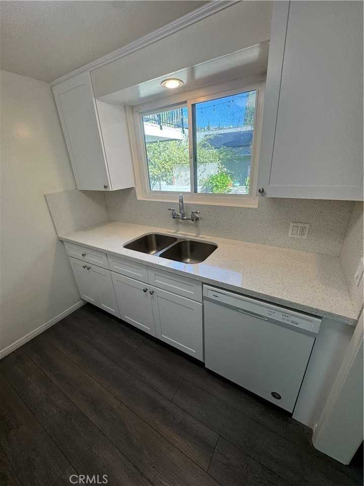 291 Cypress Dr #3 - Photo 2 of 18