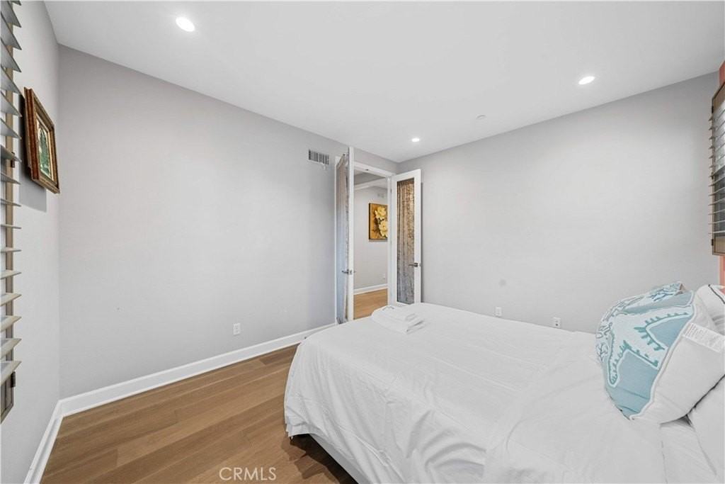 114 Guinness - Photo 7 of 43