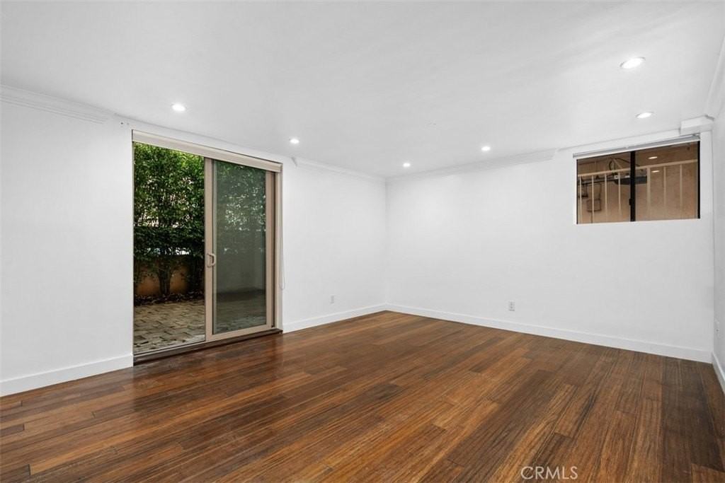 11816 Gorham Ave #110 - Photo 6 of 15