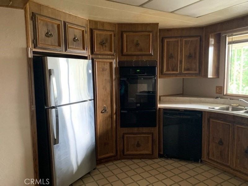 101 Greenbrier Dr - Photo 2 of 3