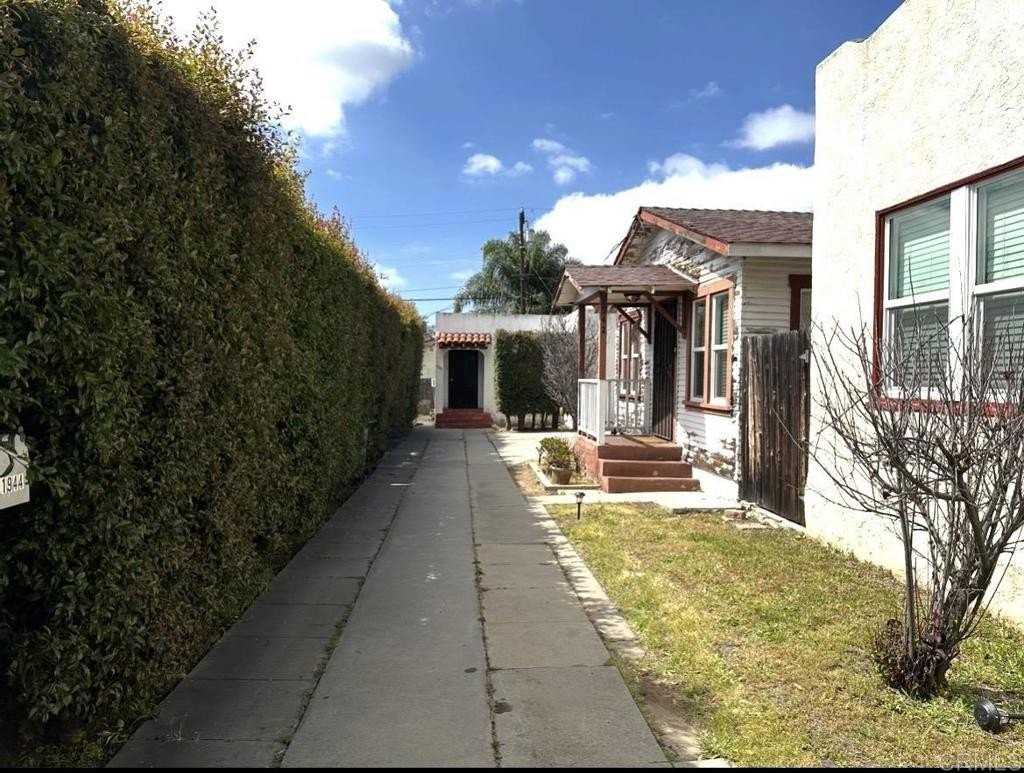 1942 32nd St - Photo 3 of 13