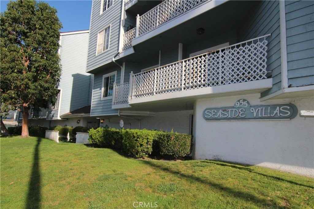 955 E 3rd St #204 - Photo 2 of 37