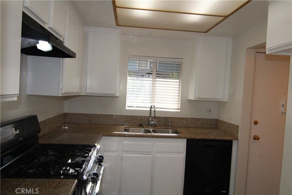 955 E 3rd St #204 - Photo 6 of 37