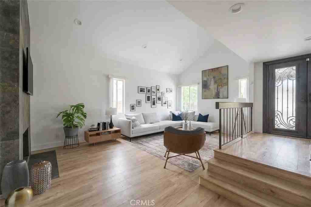 6222 Wynne Ave - Photo 3 of 37