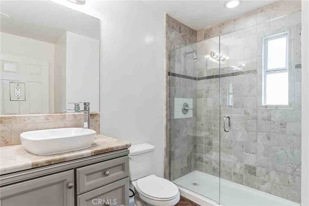 4706 Orion Ave - Photo 6 of 11