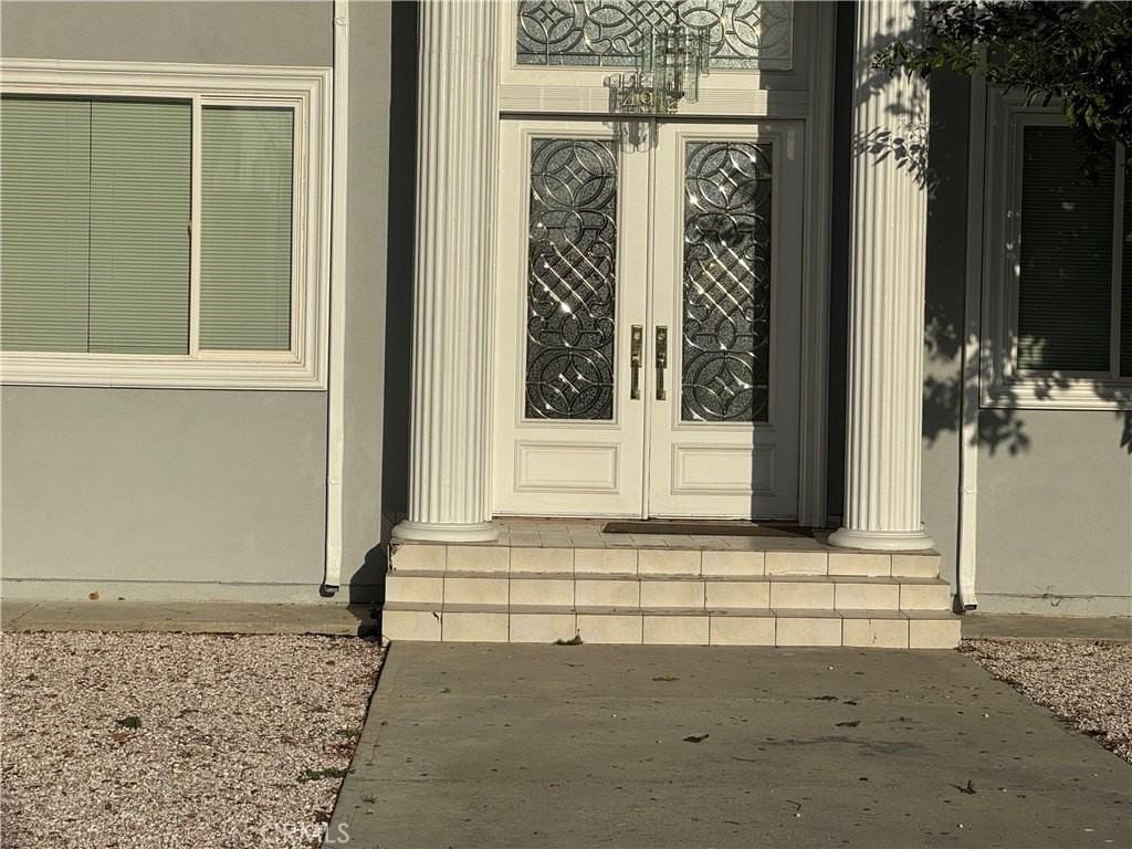 4912 Hesperia 4914 - Photo 2 of 44