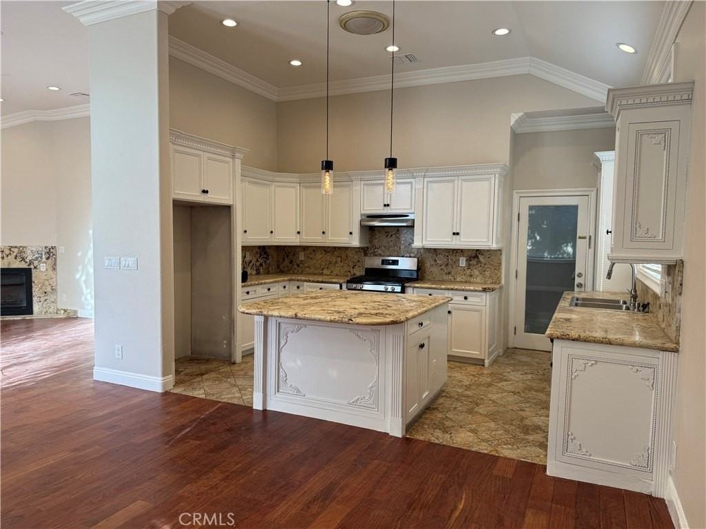 4912 Hesperia 4914 - Photo 6 of 44