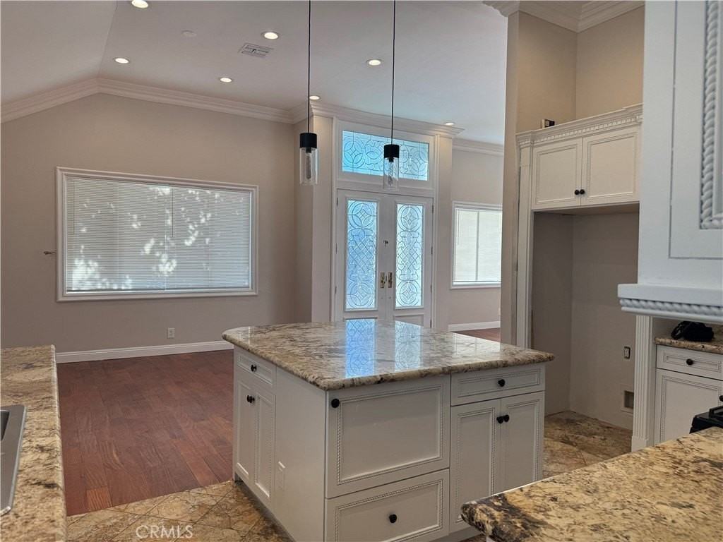 4912 Hesperia 4914 - Photo 7 of 44