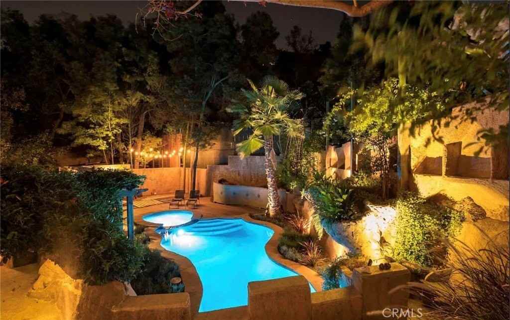 8978 Wonderland Ave - Photo 2 of 18