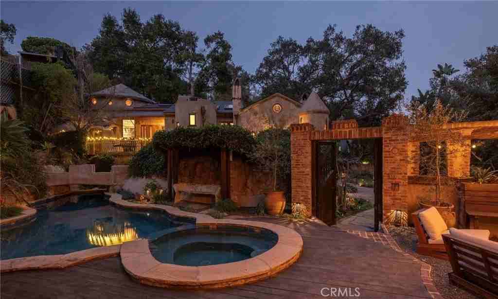 8978 Wonderland Ave - Photo 3 of 18