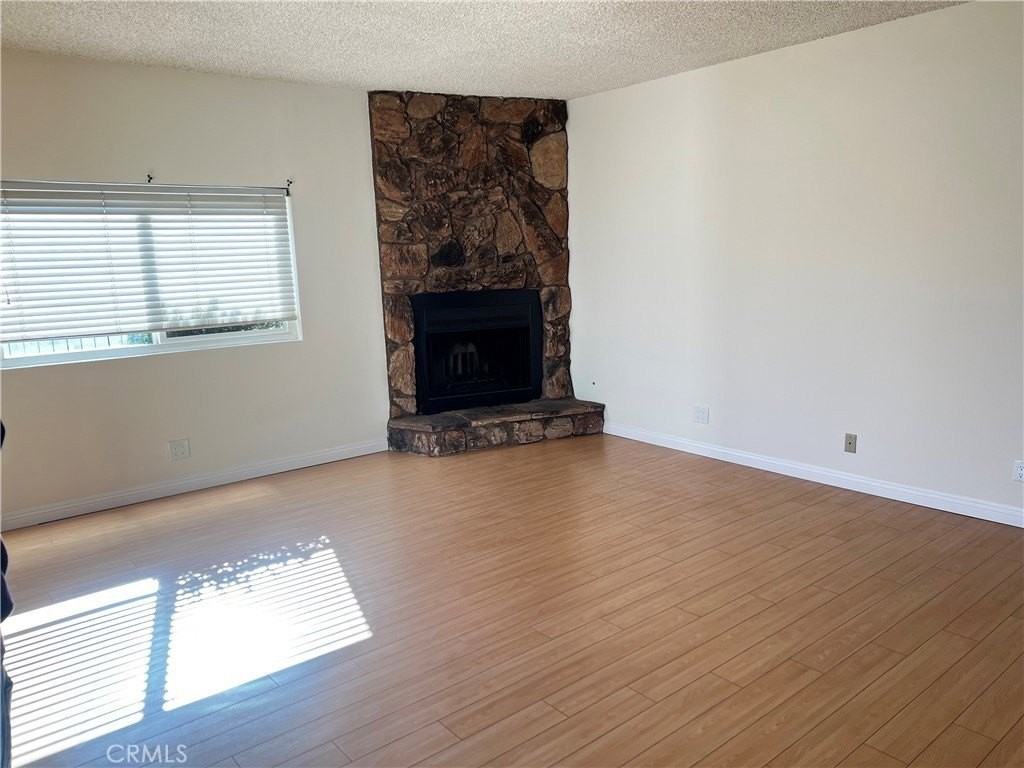 1820 Olympus Ave - Photo 3 of 8