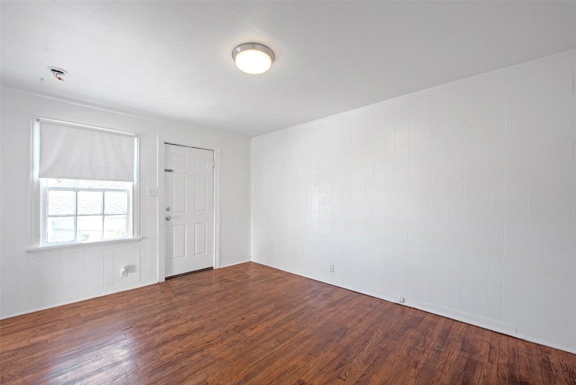 1509 Enid St - Photo 3 of 19