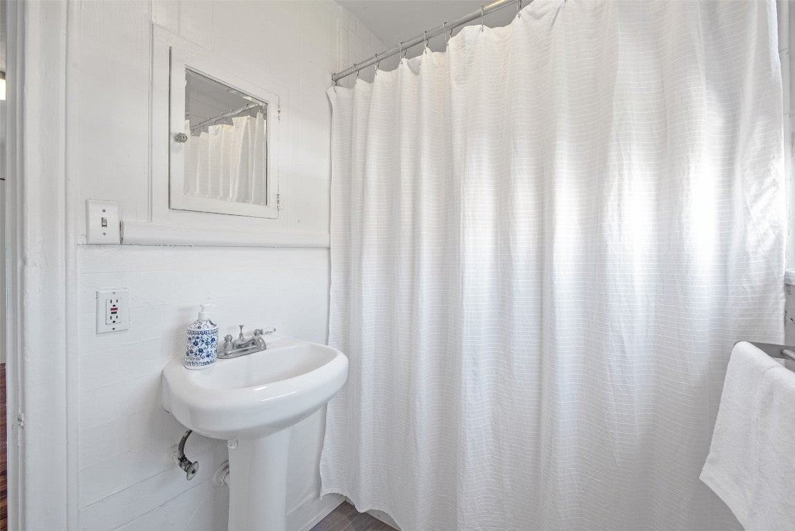 1509 Enid St - Photo 7 of 19