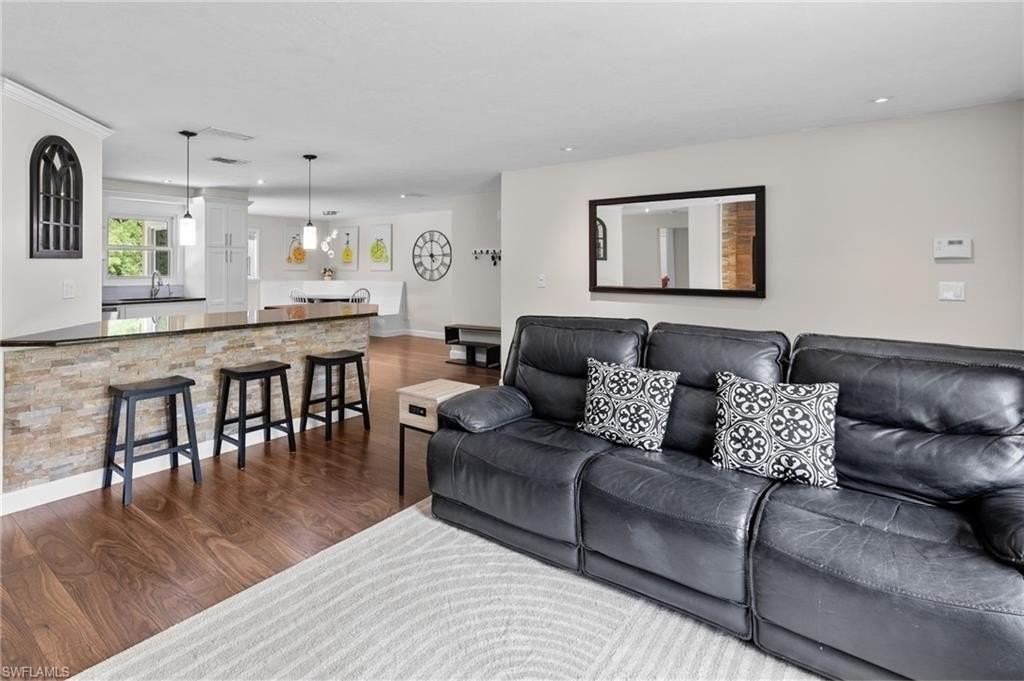 210 29th St Sw - Photo 4 of 17