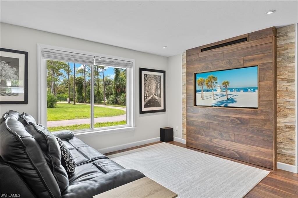 210 29th St Sw - Photo 5 of 17