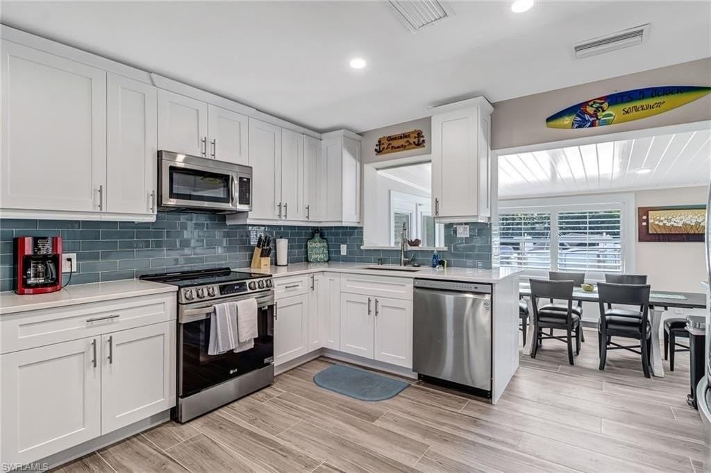 3470 Lakeview Dr - Photo 3 of 16