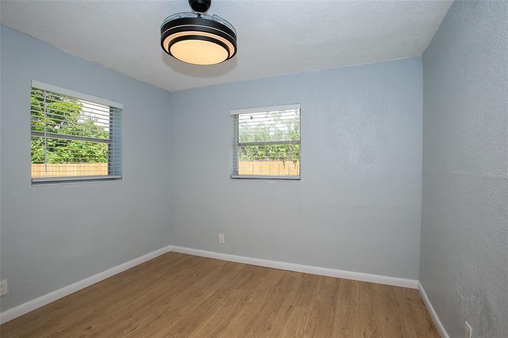 1135 Nw 6th Ave - Photo 4 of 10