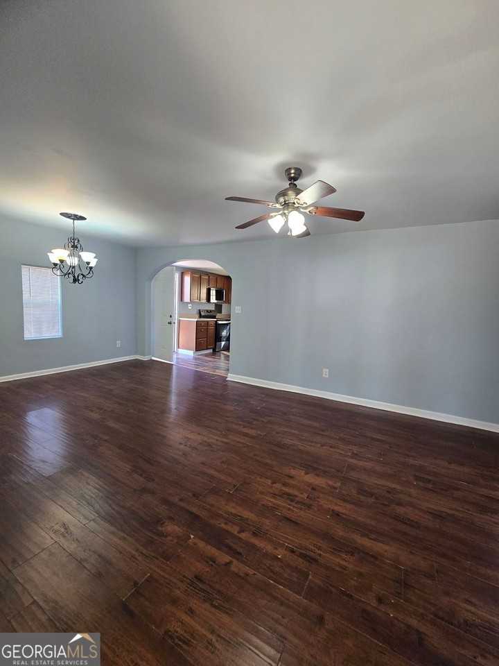 1211 Lake Dr - Photo 3 of 20