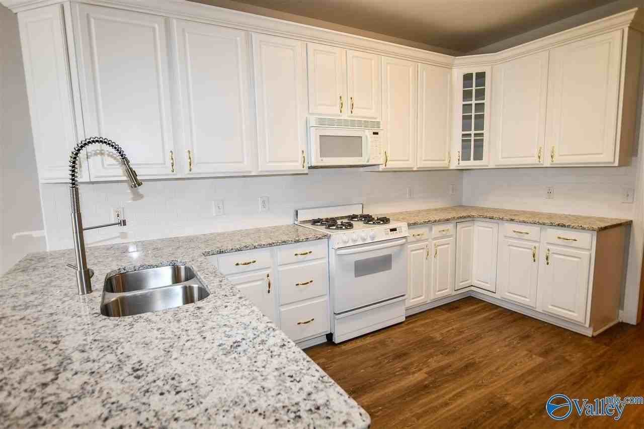 736 Hobbs Rd Se - Photo 4 of 19