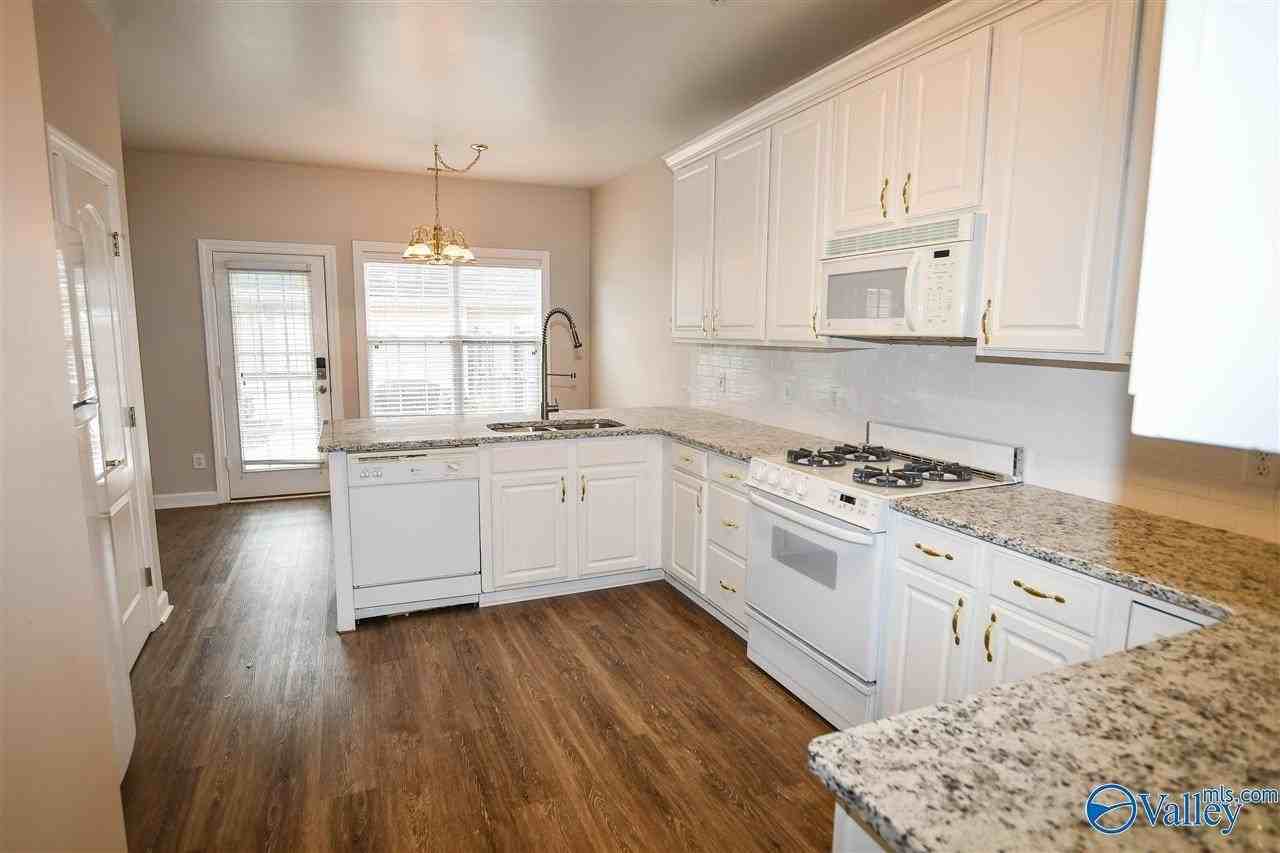 736 Hobbs Rd Se - Photo 5 of 19