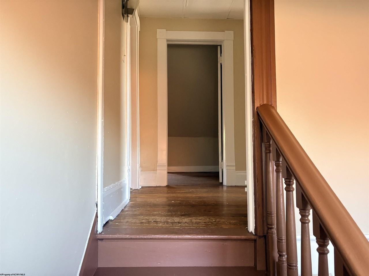 208 Logan Ave - Photo 7 of 21