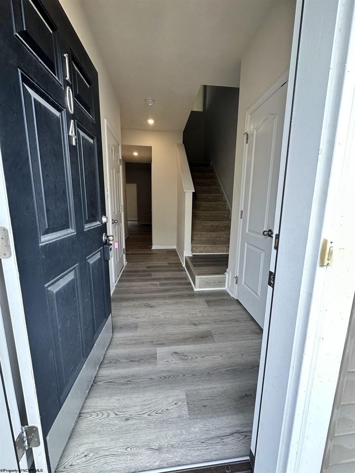 104 Inlet St - Photo 2 of 18