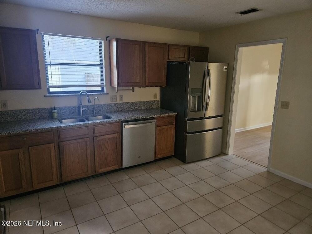 540 Majestic Wood Dr - Photo 4 of 13