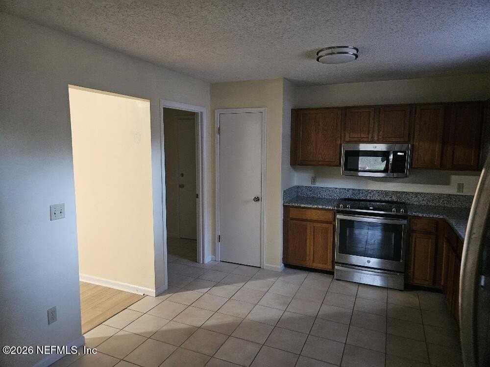 540 Majestic Wood Dr - Photo 5 of 13