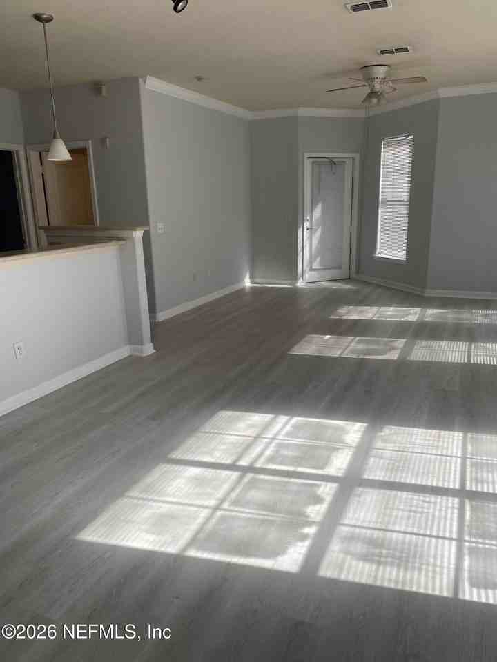 8290 Gate Pkwy W Unit 105