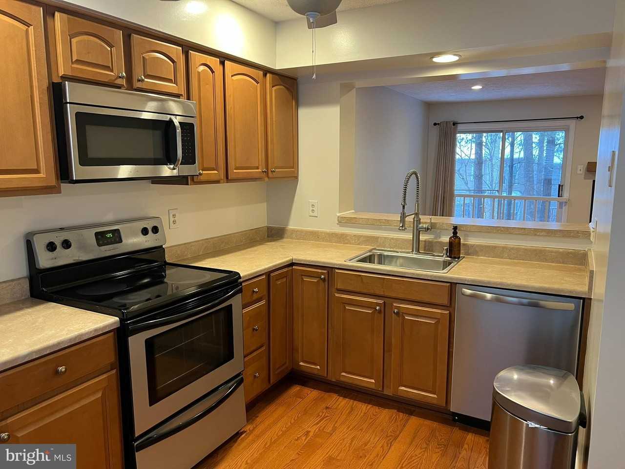 7321 Stream Way - Photo 2 of 15