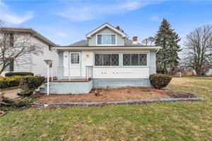 featured image of 11103 Lincoln Ave Unit 1