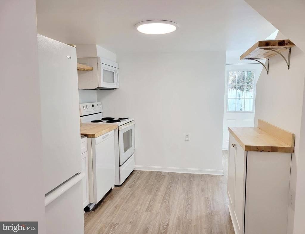 233 Kern St - Photo 5 of 12