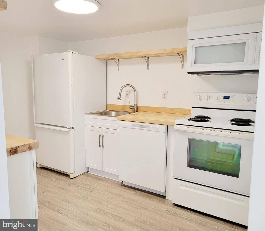 233 Kern St - Photo 6 of 12