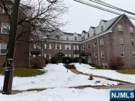 featured image of 140 W Englewood Ave Apt 4c