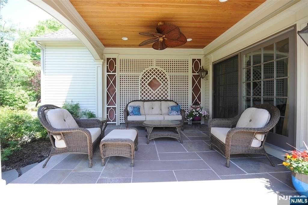 273 Joshua Ln - Photo 2 of 17