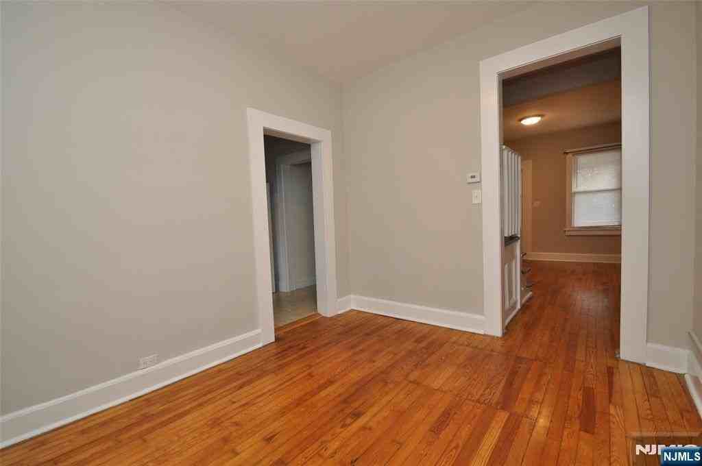 209 Cedar Ln - Photo 6 of 15