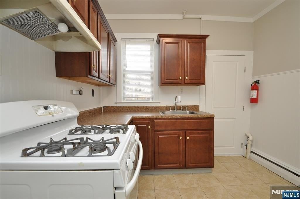 209 Cedar Ln - Photo 7 of 15