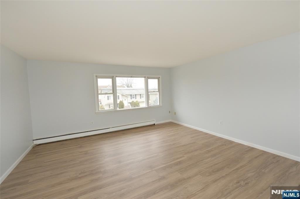 421 Leonhardt Dr 2nd Fl - Photo 3 of 14