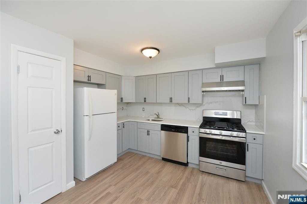 421 Leonhardt Dr 2nd Fl - Photo 6 of 14