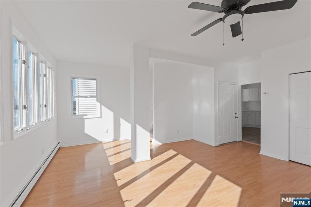 118 Ray St - Photo 4 of 15