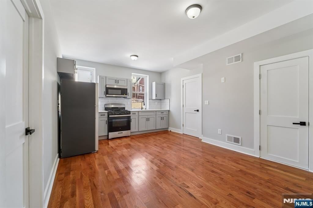 216 Corabelle Ave - Photo 2 of 14