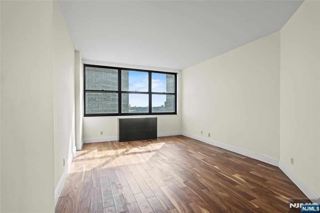 7004 Kennedy Blvd W - Photo 4 of 29