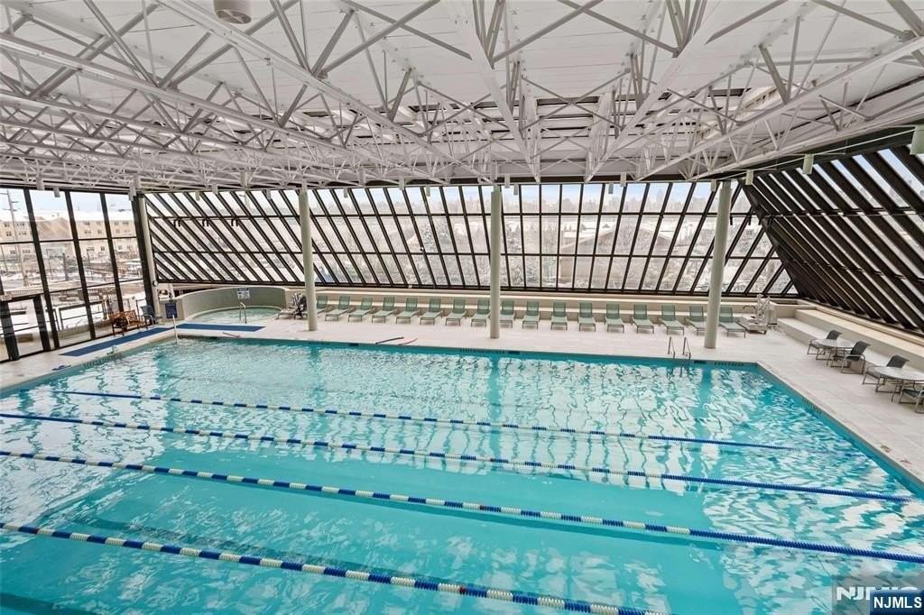 7004 Kennedy Blvd W - Photo 5 of 29